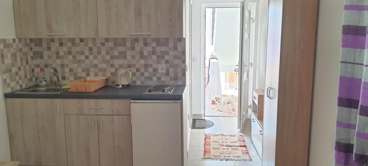 Apartmani Mia Sorajic Petrovac Ngoại thất bức ảnh