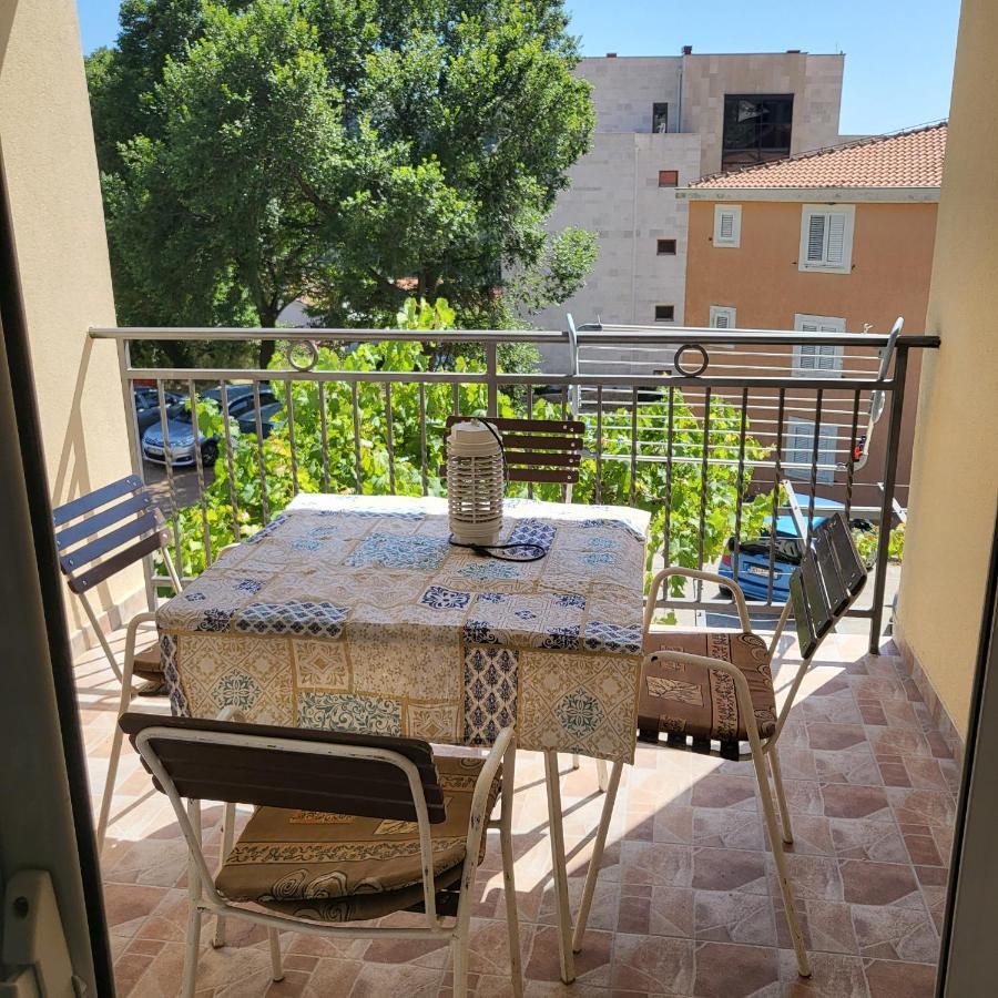 Apartmani Mia Sorajic Petrovac Ngoại thất bức ảnh