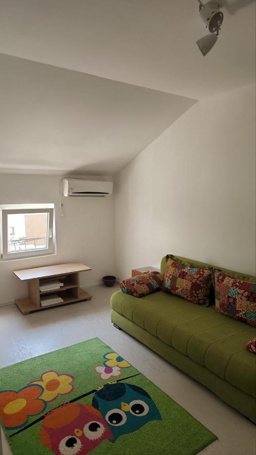 Apartmani Mia Sorajic Petrovac Ngoại thất bức ảnh