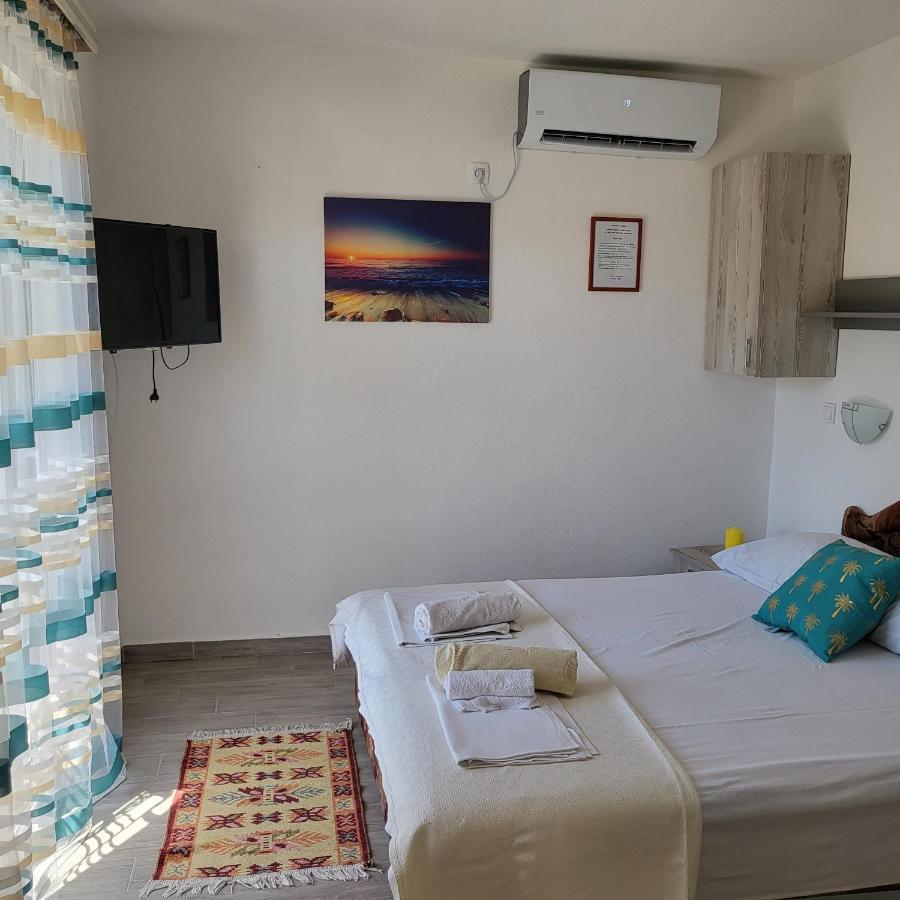 Apartmani Mia Sorajic Petrovac Ngoại thất bức ảnh