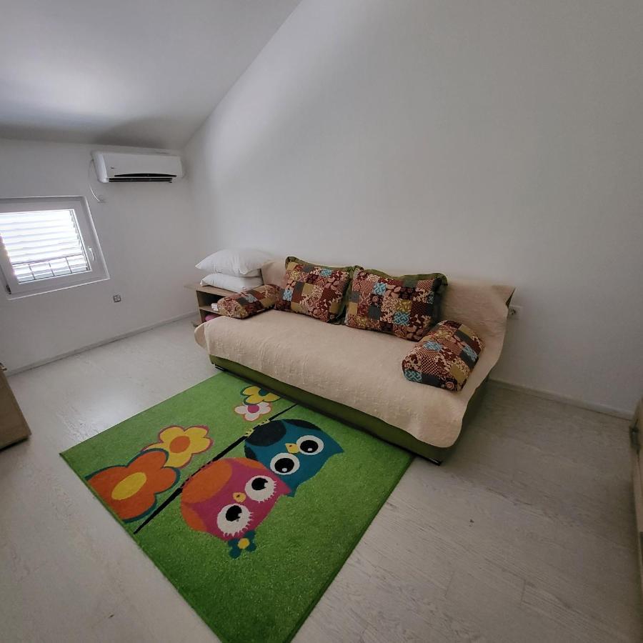 Apartmani Mia Sorajic Petrovac Ngoại thất bức ảnh
