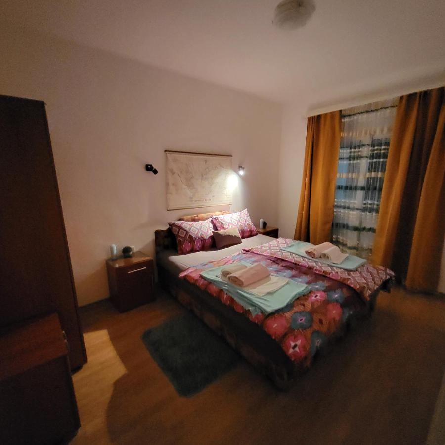 Apartmani Mia Sorajic Petrovac Ngoại thất bức ảnh