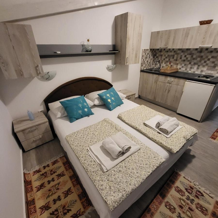 Apartmani Mia Sorajic Petrovac Ngoại thất bức ảnh