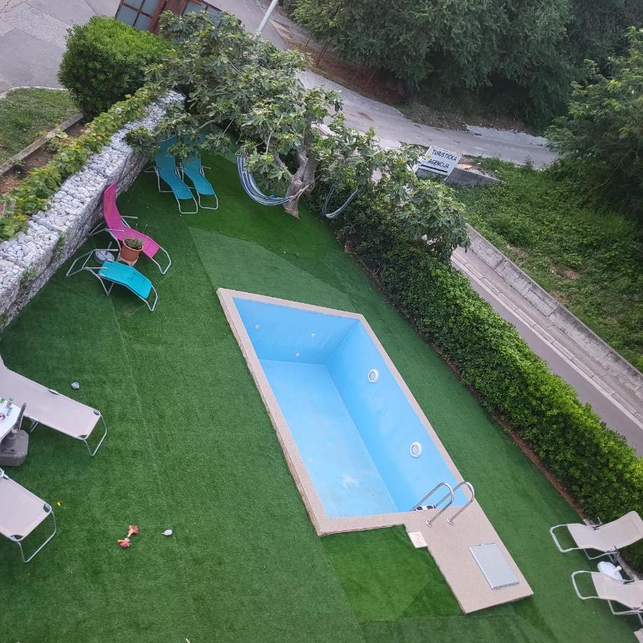 Apartmani Mia Sorajic Petrovac Ngoại thất bức ảnh